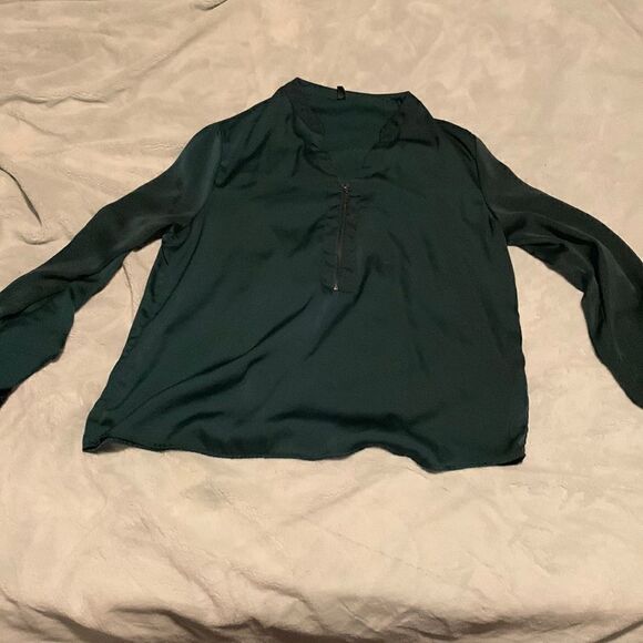 Forever 21 Tops - Forever 21 Dark Green Long Sleeve Shirt - Size M - Soft & Flowy